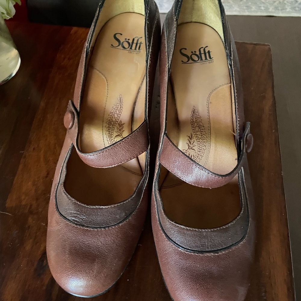 Sofft Brown Leather Heels with Classic Mary Jane Design